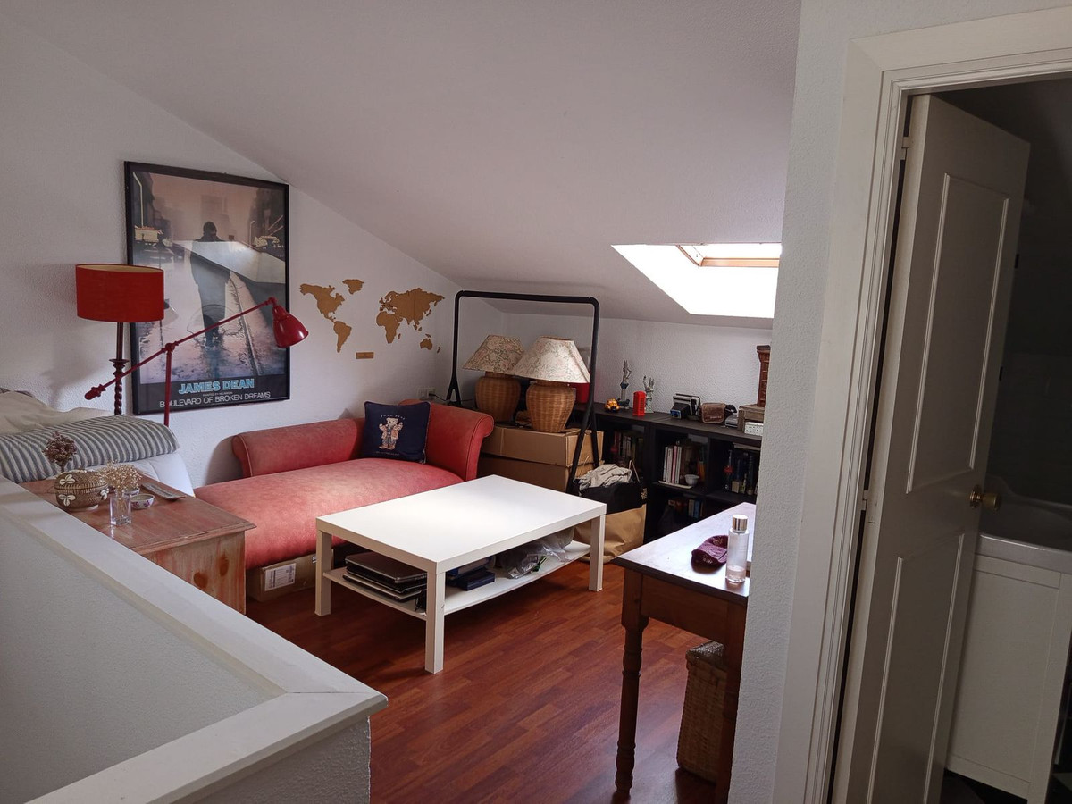 12057e6cdd395ea63e5ca5d16f0e9ee0 - 37