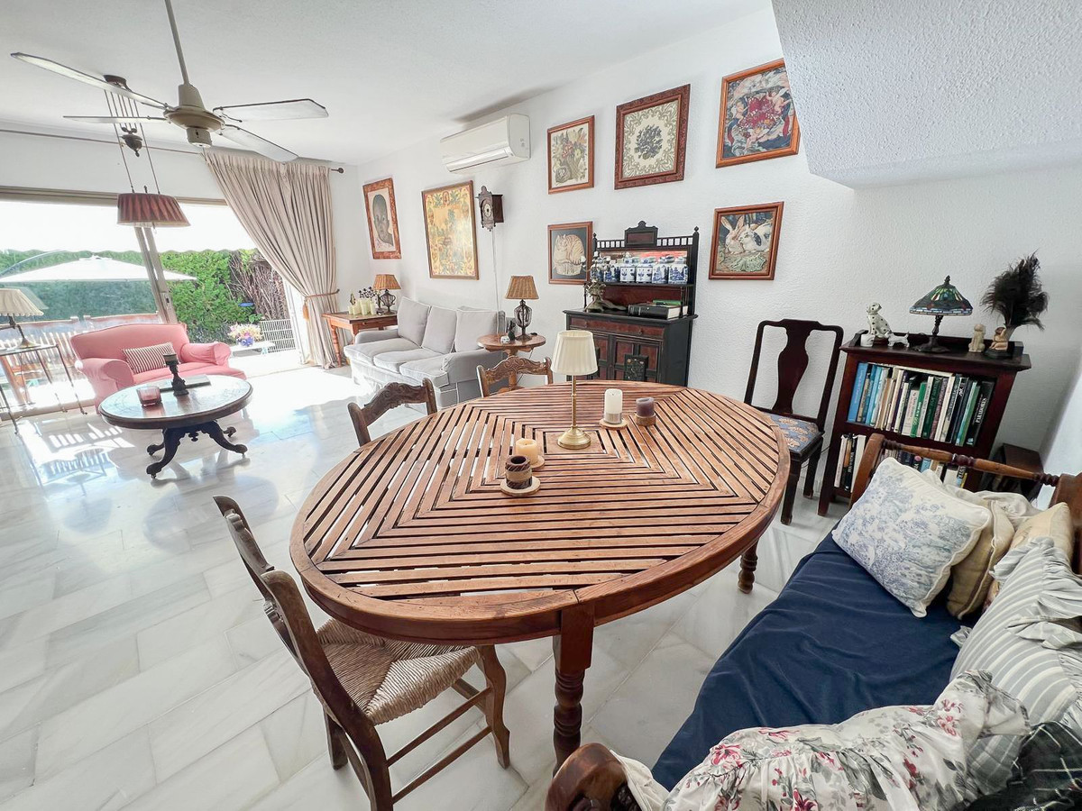 12057e6cdd395ea63e5ca5d16f0e9ee0 - 4