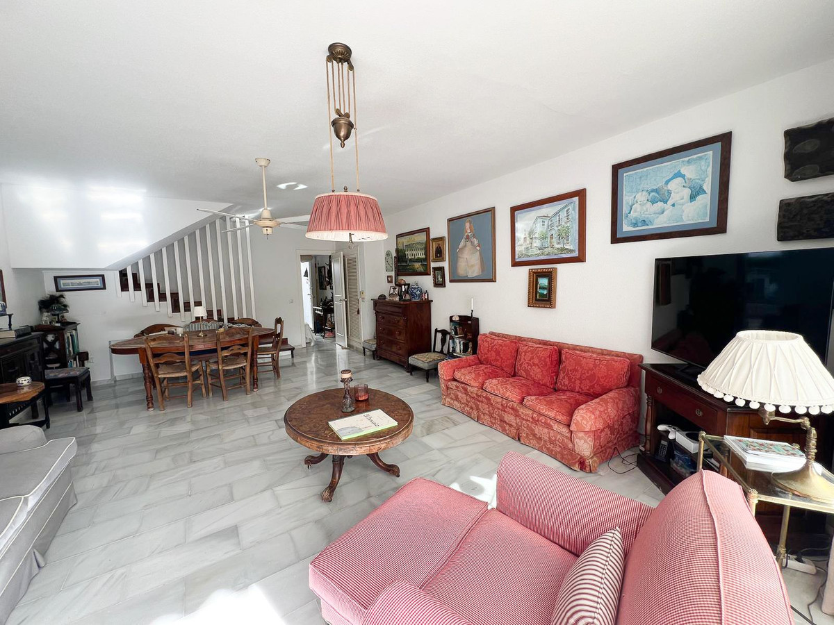 12057e6cdd395ea63e5ca5d16f0e9ee0 - 6