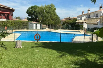 1305c921ec3ad0c854ba916d85ca1376 - 1