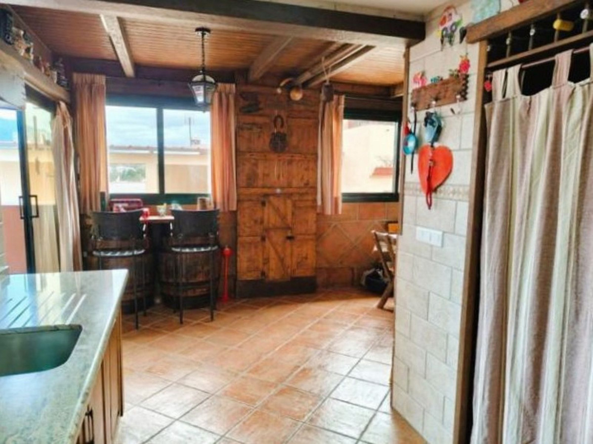 13184e78dafbd839b0198259115b58fc - 12