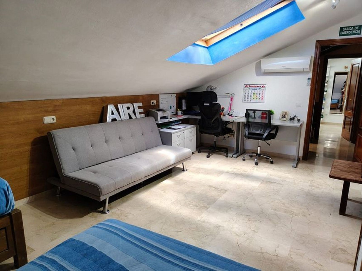 13184e78dafbd839b0198259115b58fc - 35