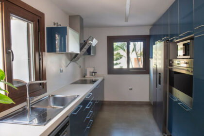 13c16ad7e6f5e2ec678e3da64094e3be - 8