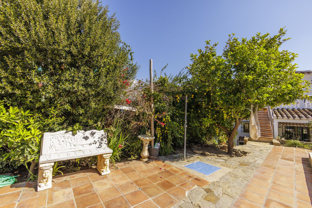 13c8c98d6797abb3e99da2bc7625ee35 - 11