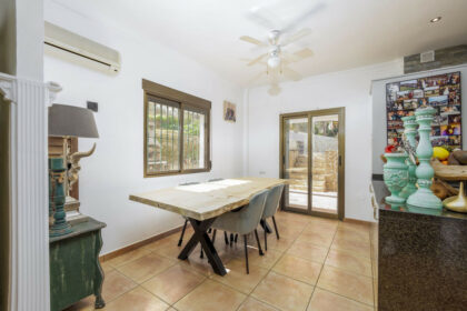 13c8c98d6797abb3e99da2bc7625ee35 - 23