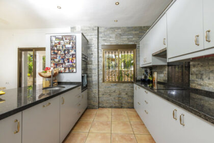 13c8c98d6797abb3e99da2bc7625ee35 - 25