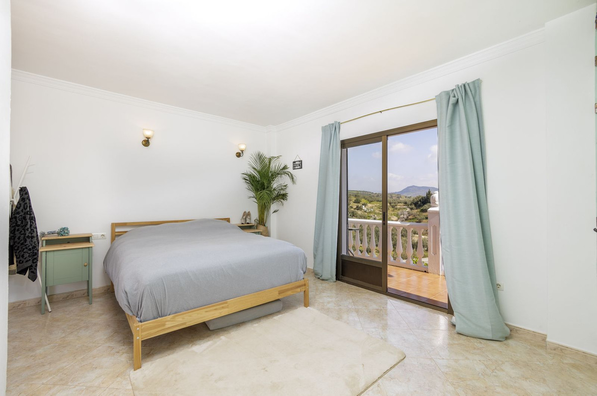 13c8c98d6797abb3e99da2bc7625ee35 - 27