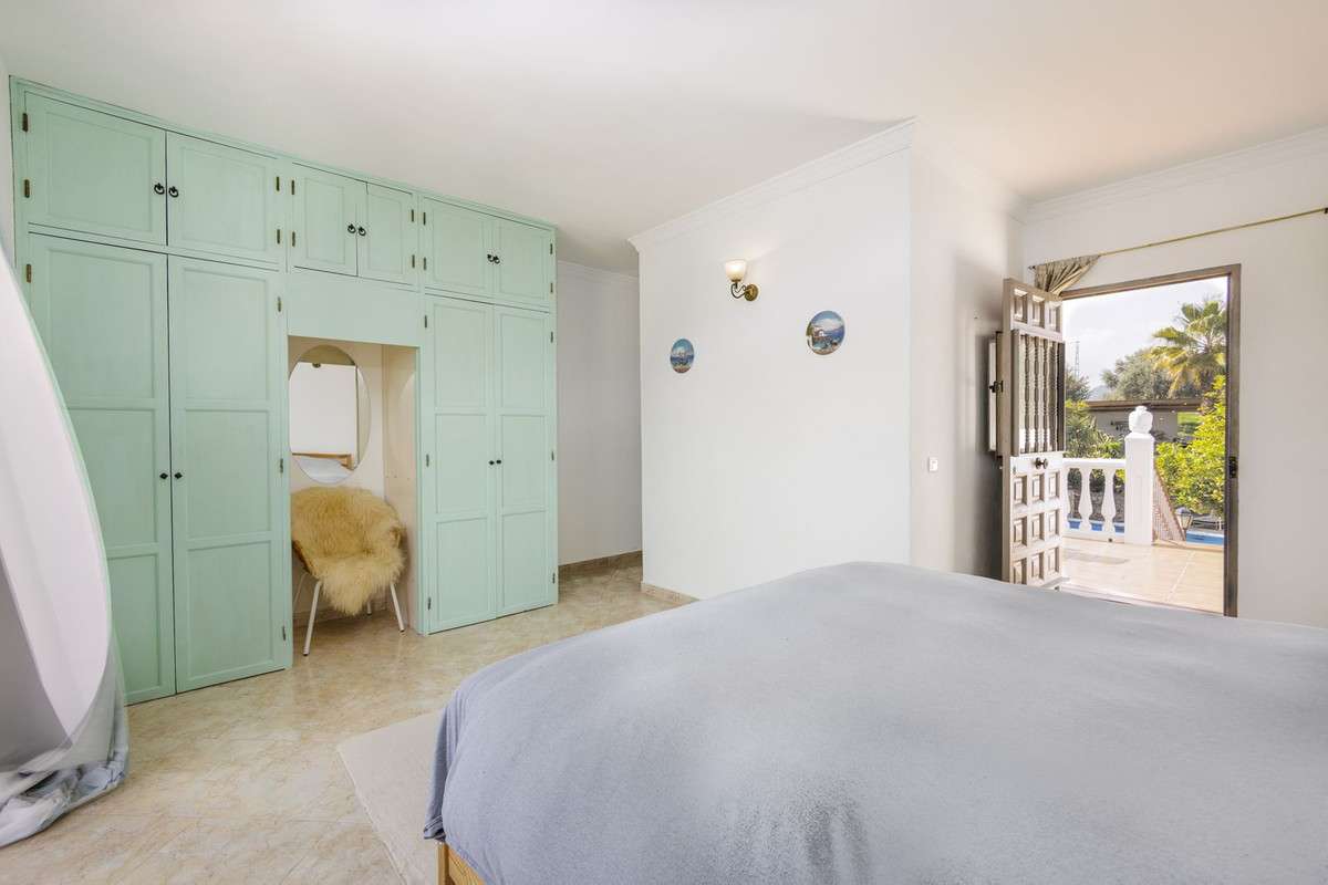 13c8c98d6797abb3e99da2bc7625ee35 - 29