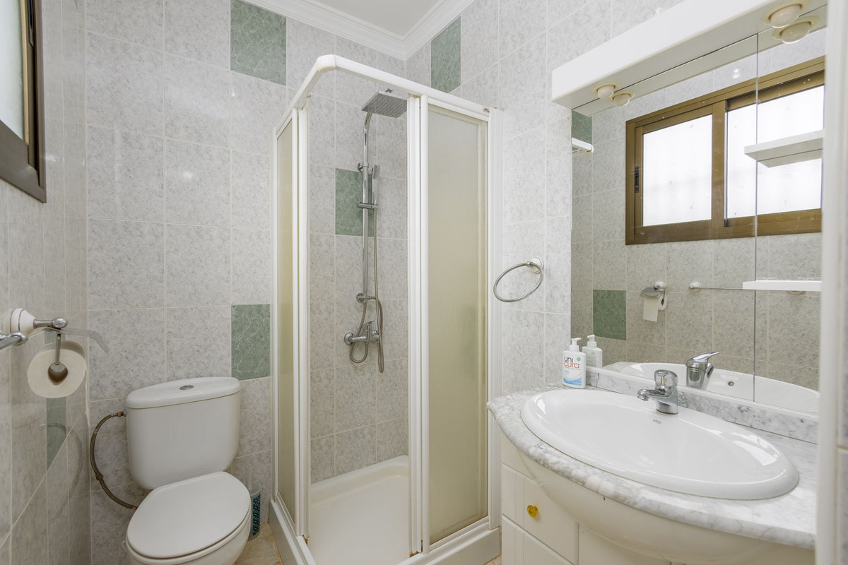 13c8c98d6797abb3e99da2bc7625ee35 - 32