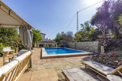 13c8c98d6797abb3e99da2bc7625ee35 - 4