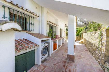 13c8c98d6797abb3e99da2bc7625ee35 - 42