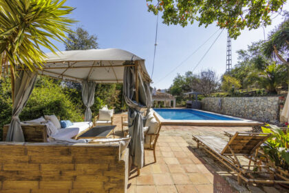 13c8c98d6797abb3e99da2bc7625ee35 - 9