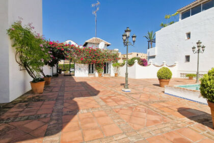 13d12f33216af22d3c7e573f518a6ace - 17