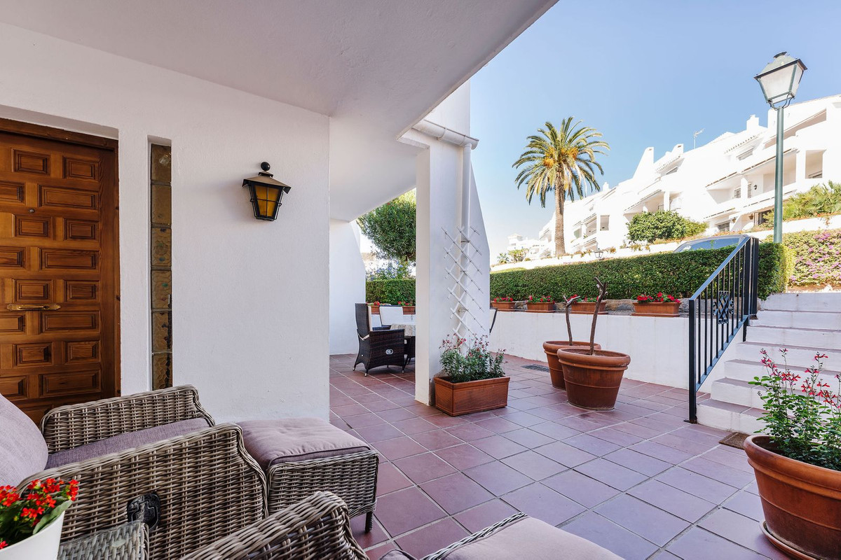 1435fbe34323643a0a63d599f21a5fb1 - 22