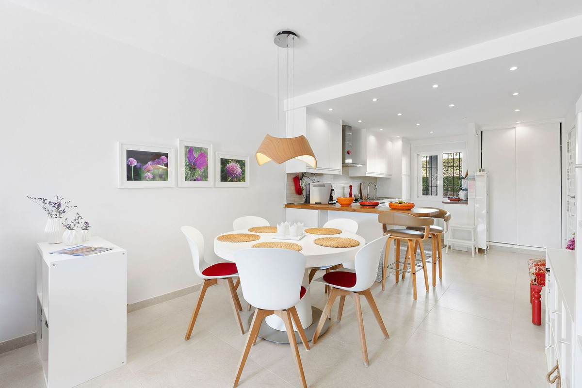 1435fbe34323643a0a63d599f21a5fb1 - 5