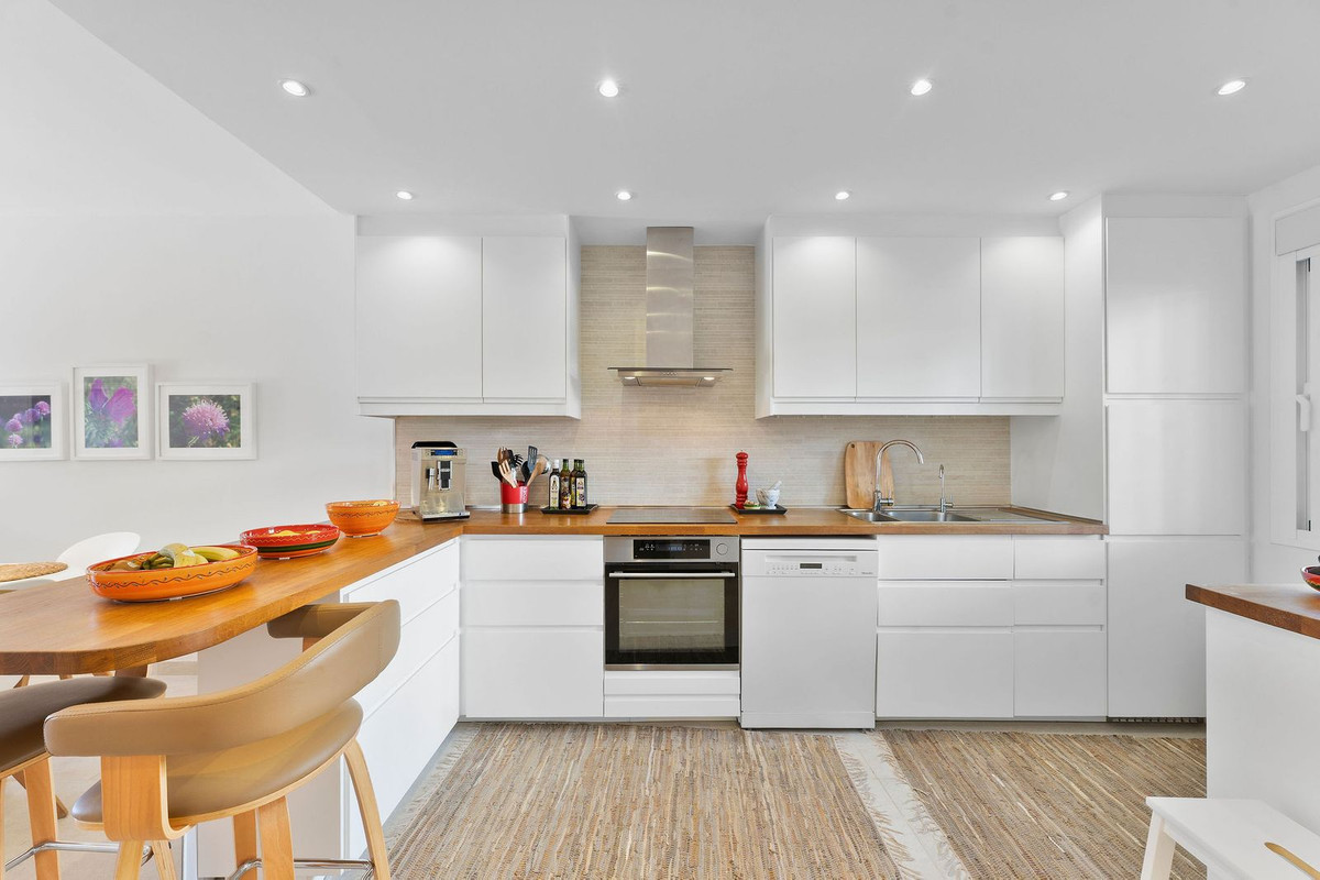 1435fbe34323643a0a63d599f21a5fb1 - 9