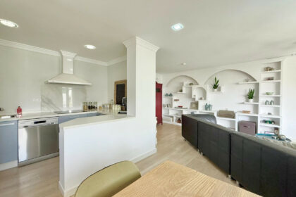 15aacf0adace954219d852a737a95c7c - 2