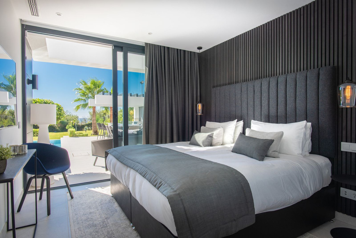 15c3ba5f00d9674826254d8dda67c00c - 19