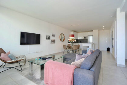 162107165b865de86168514c3f787ab7 - 16