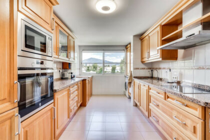 16470caf2a5e74e1852fb598d621f147 - 16