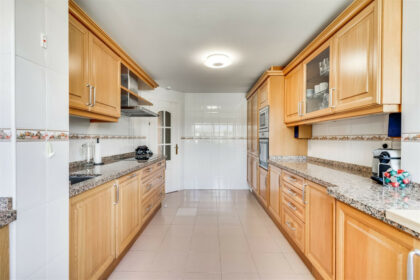 16470caf2a5e74e1852fb598d621f147 - 17