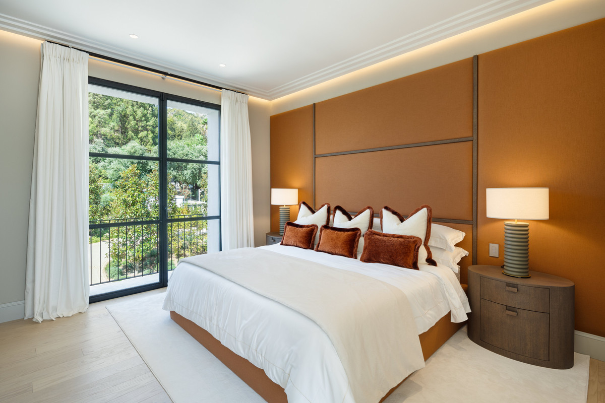 19aad516f82167f9760b617938075c6b - 18