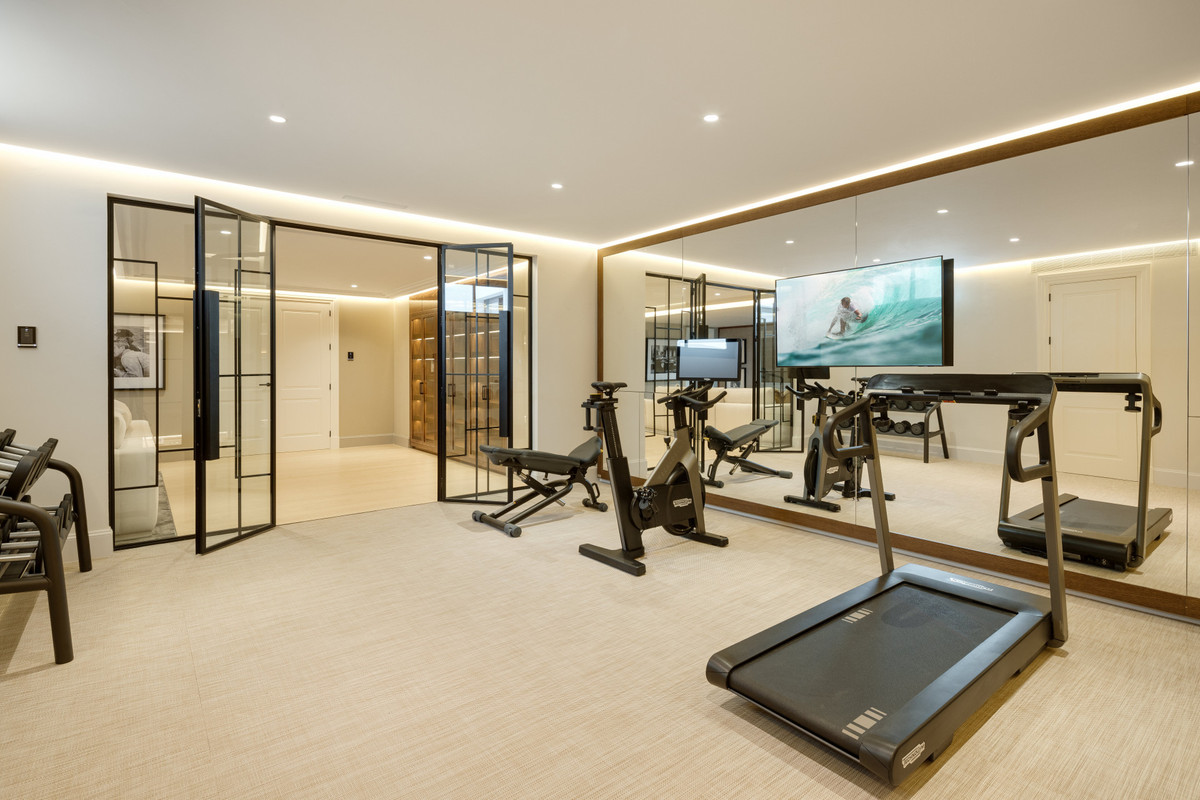 19aad516f82167f9760b617938075c6b - 24