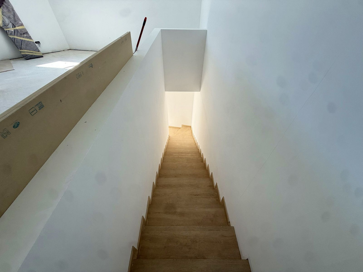 1afb1e891dc6ed290d86c1994ec534b1 - 18