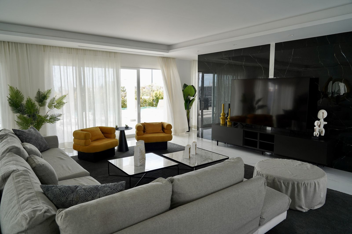 1d9f3d74f8938c875d7dcc3d3628dd05 - 13