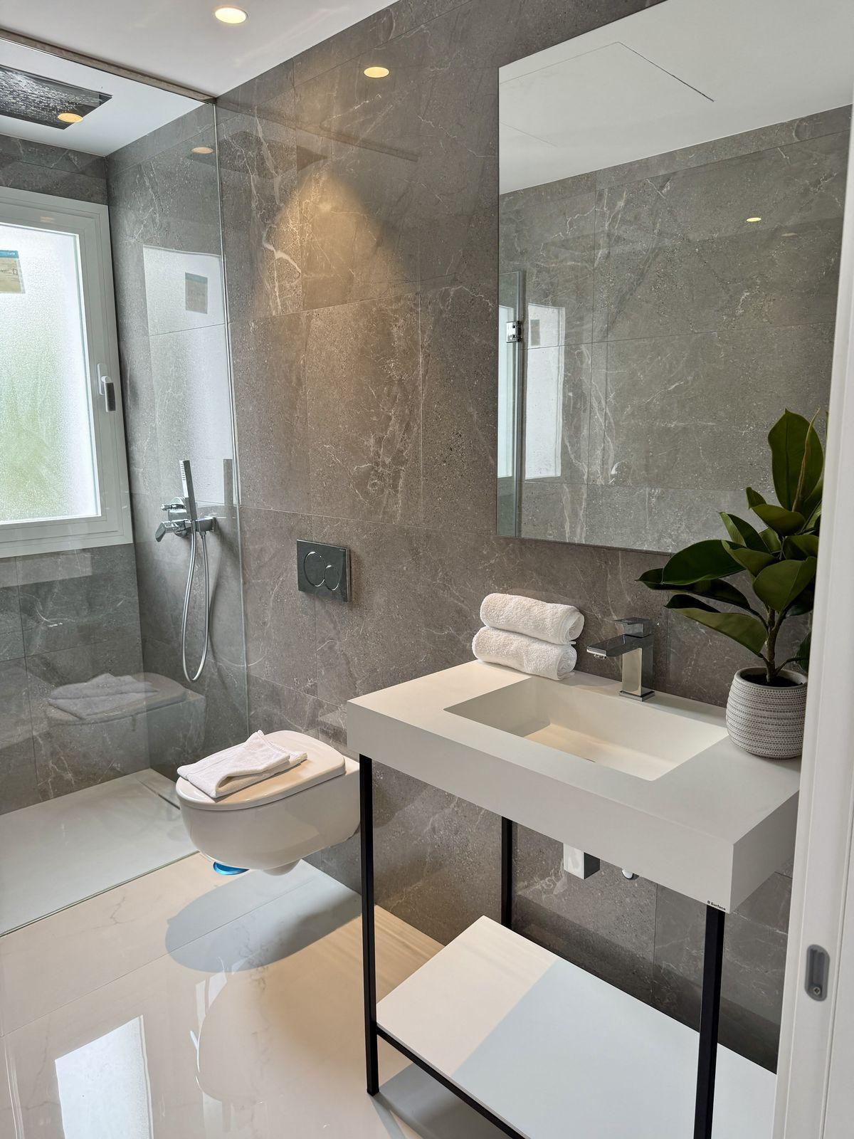 1d9f3d74f8938c875d7dcc3d3628dd05 - 52