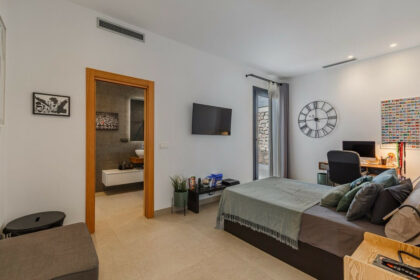 1e648260245b5f1b199930c30659d256 - 17