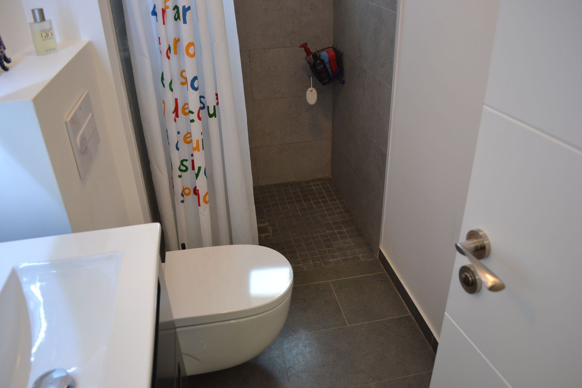 1f412076d547e1b4d2d246df378092d6 - 18