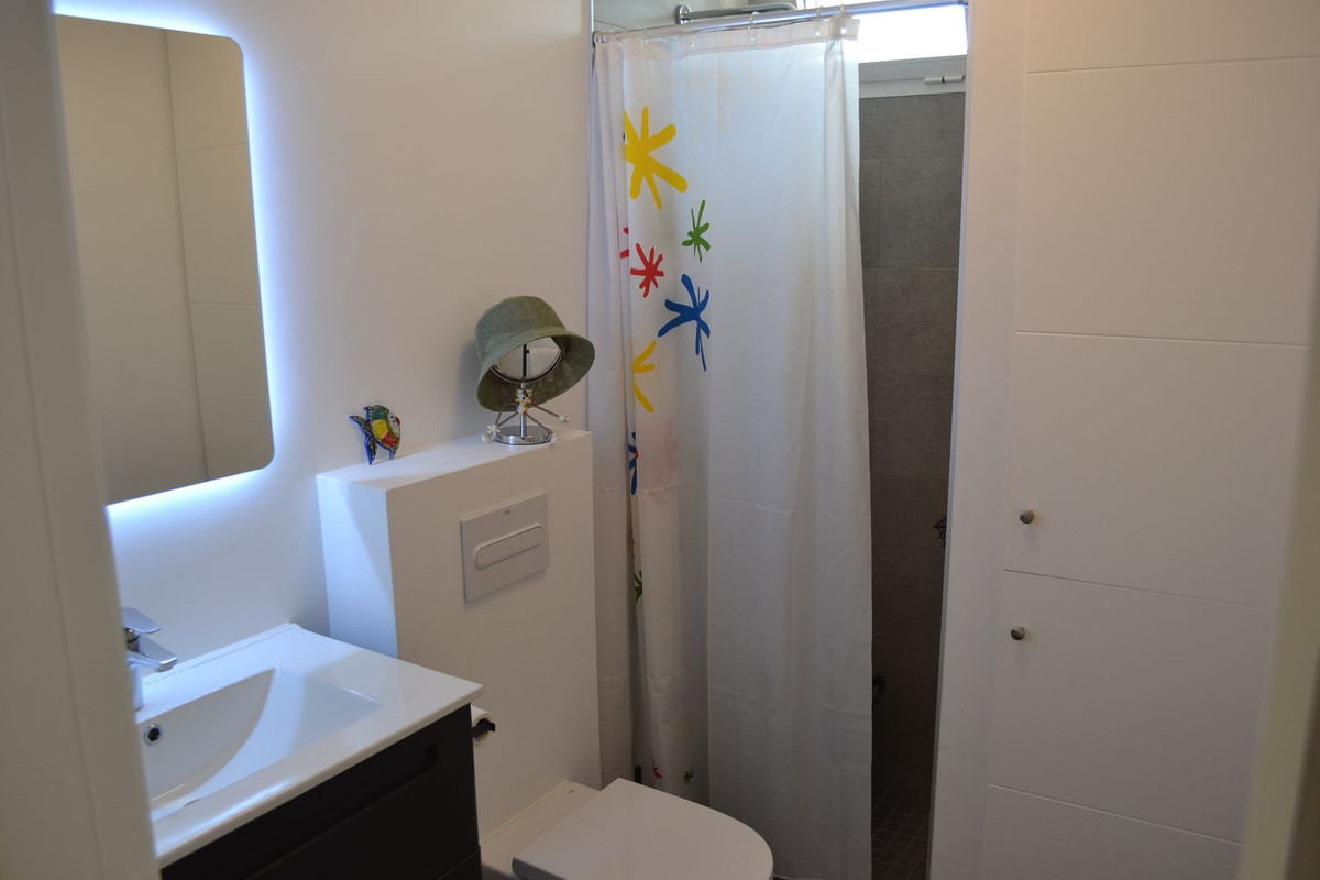 1f412076d547e1b4d2d246df378092d6 - 20