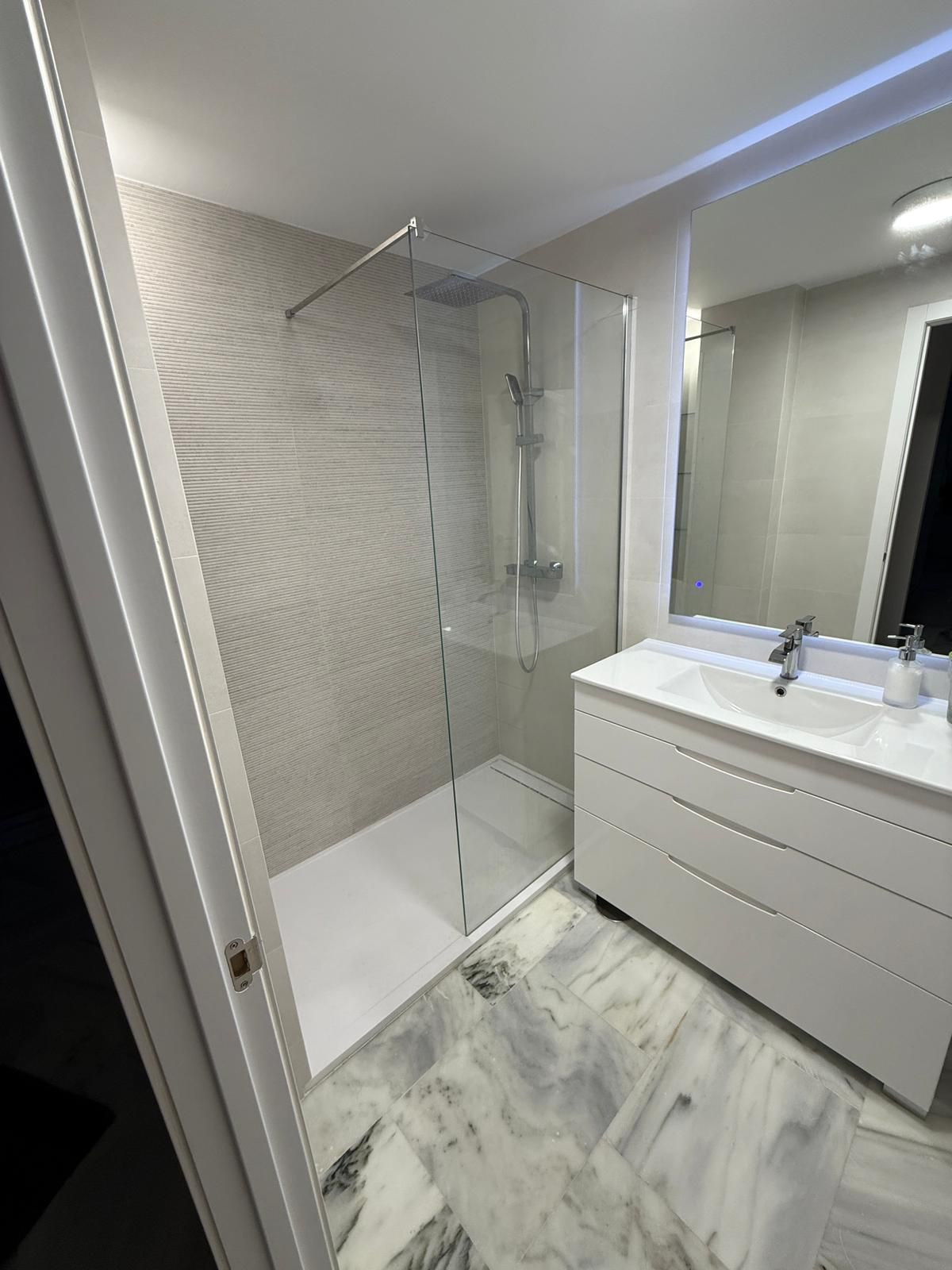 202e51e29b27a32fa2e9633ec26367cb - 28