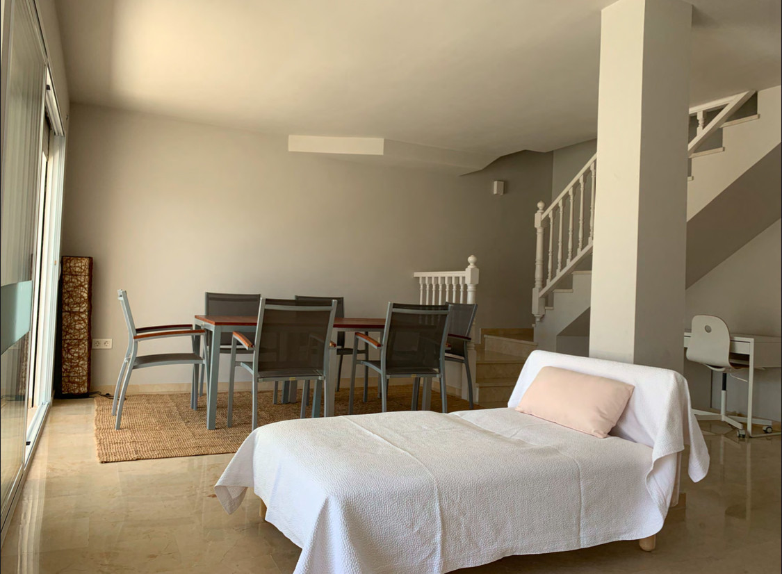 206b3dd63e4a97f1e8afe3de72acd7f3 - 8