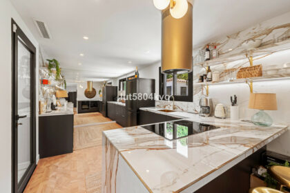 20b27501086b0910b453849bdd1d6528 - 12