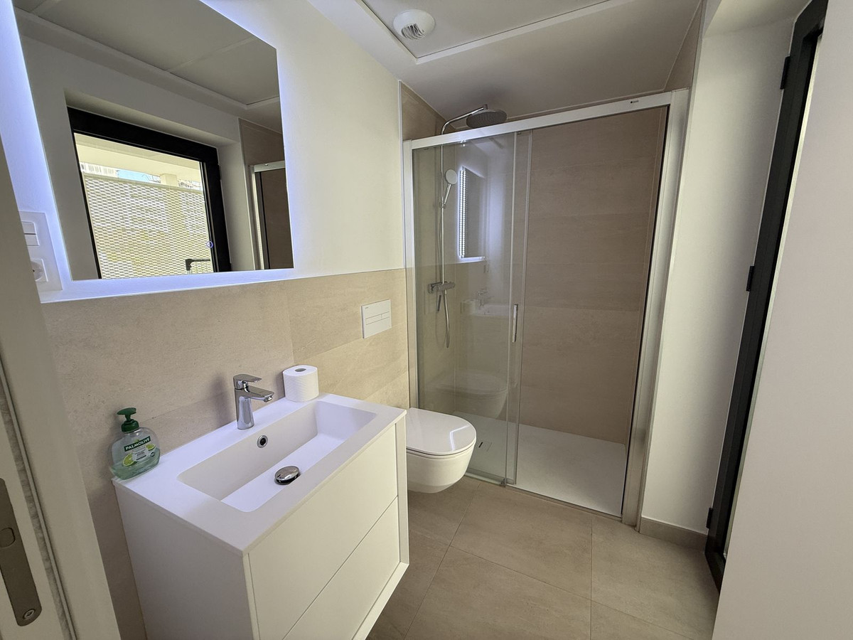 210b298fd661c8c67ff35d9738aae75e - 10