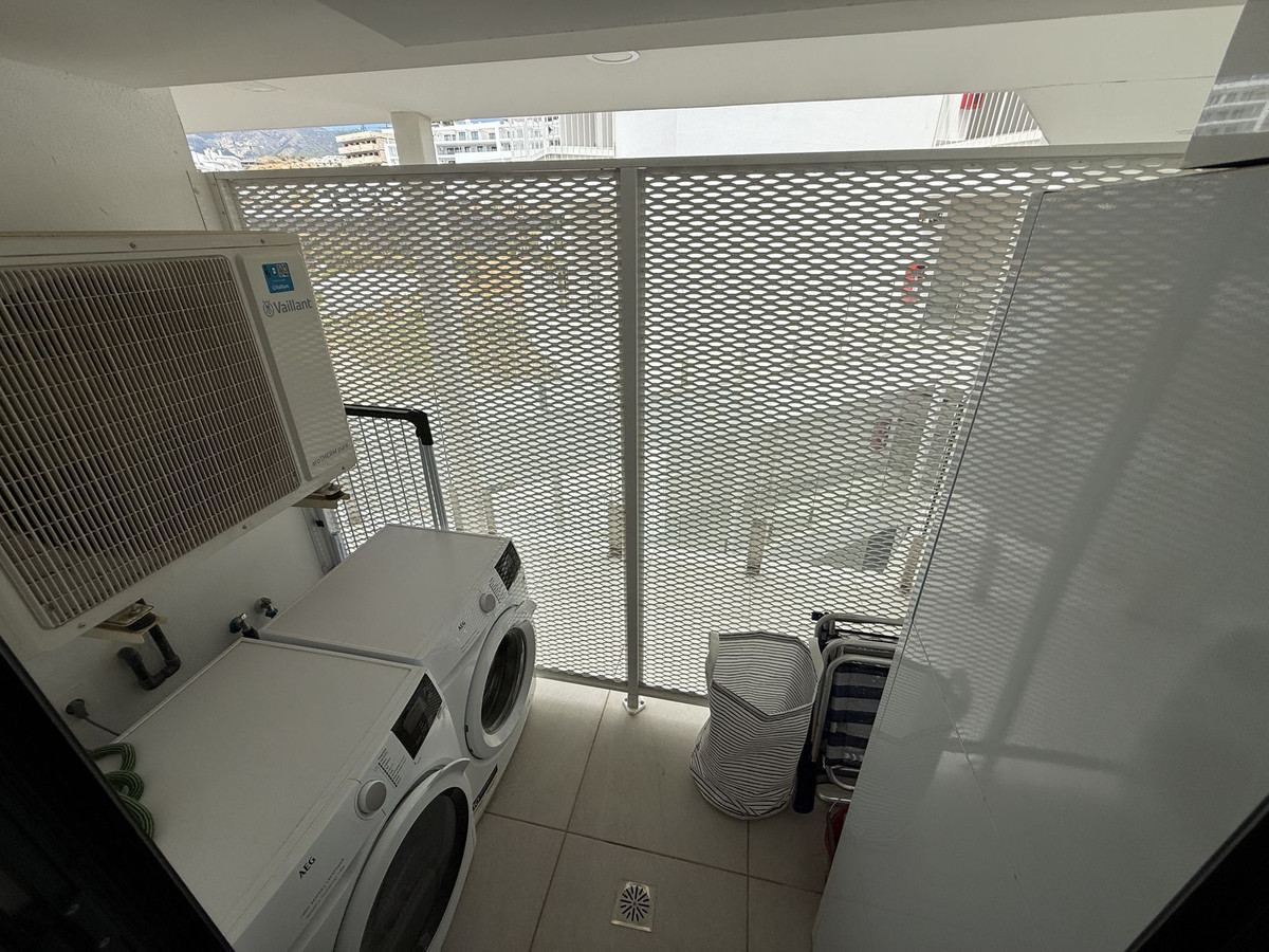 210b298fd661c8c67ff35d9738aae75e - 15