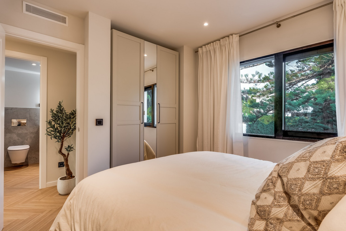 2202b22cc32f71fa198b1daac0ba8075 - 12