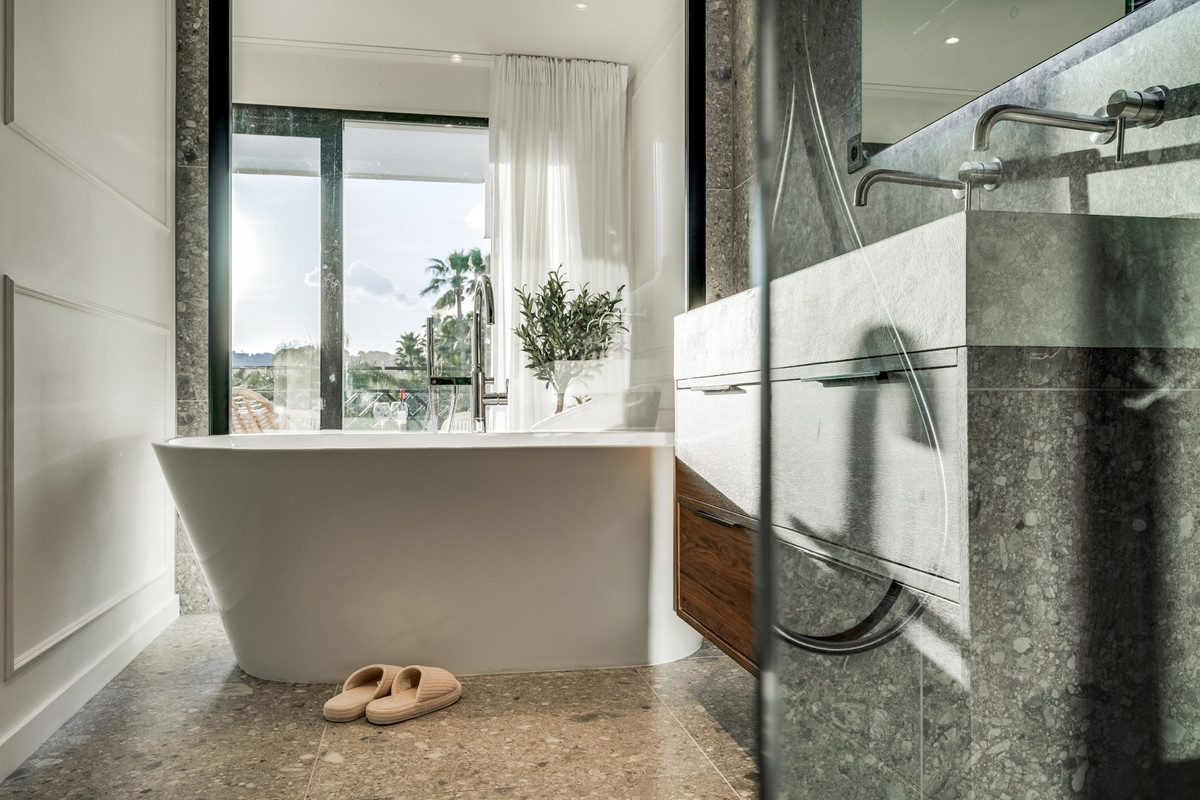 2202b22cc32f71fa198b1daac0ba8075 - 15