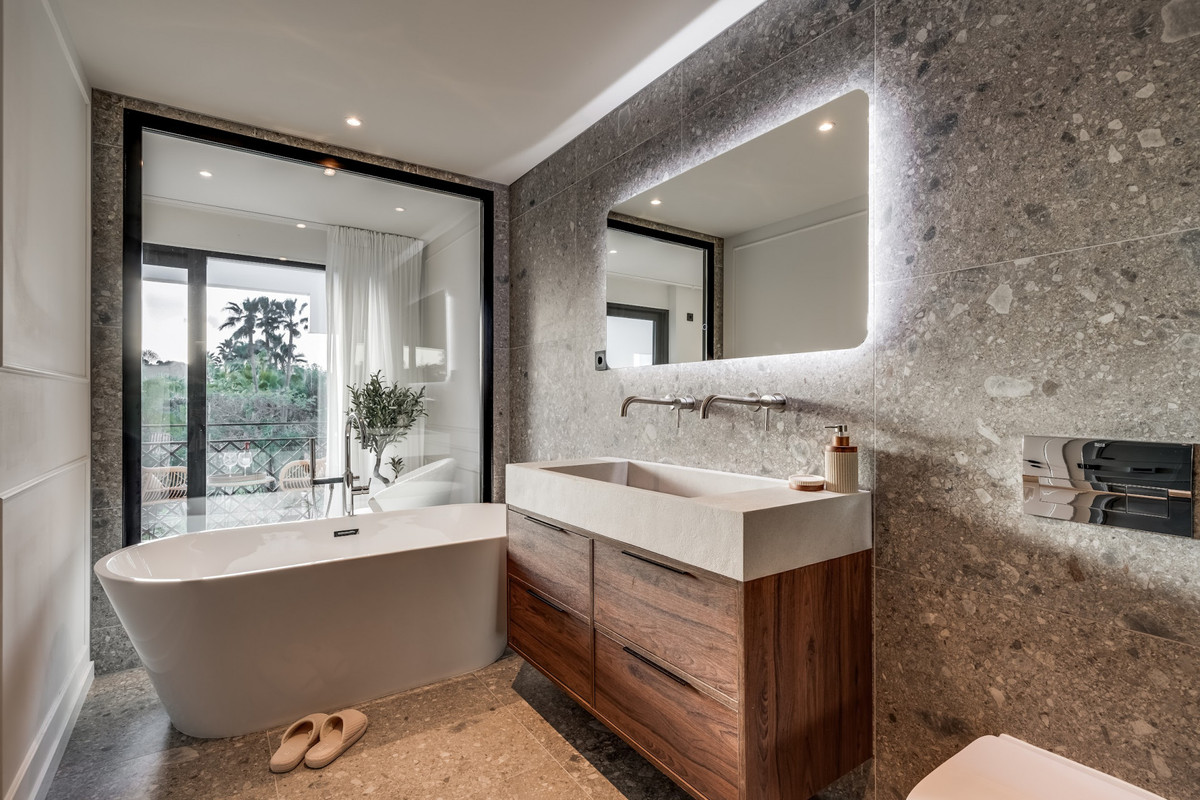 2202b22cc32f71fa198b1daac0ba8075 - 18