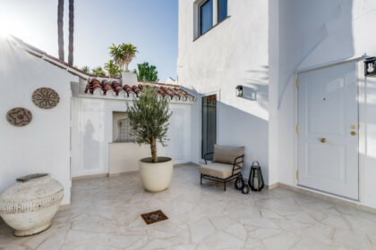 2202b22cc32f71fa198b1daac0ba8075 - 2