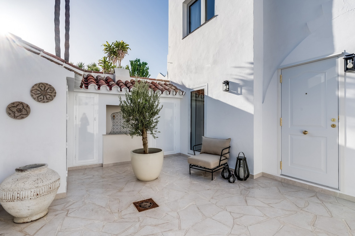 2202b22cc32f71fa198b1daac0ba8075 - 2