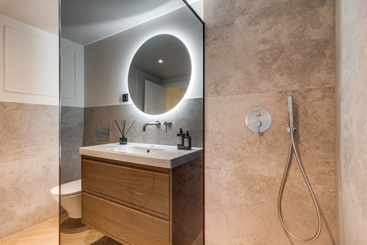 2202b22cc32f71fa198b1daac0ba8075 - 24