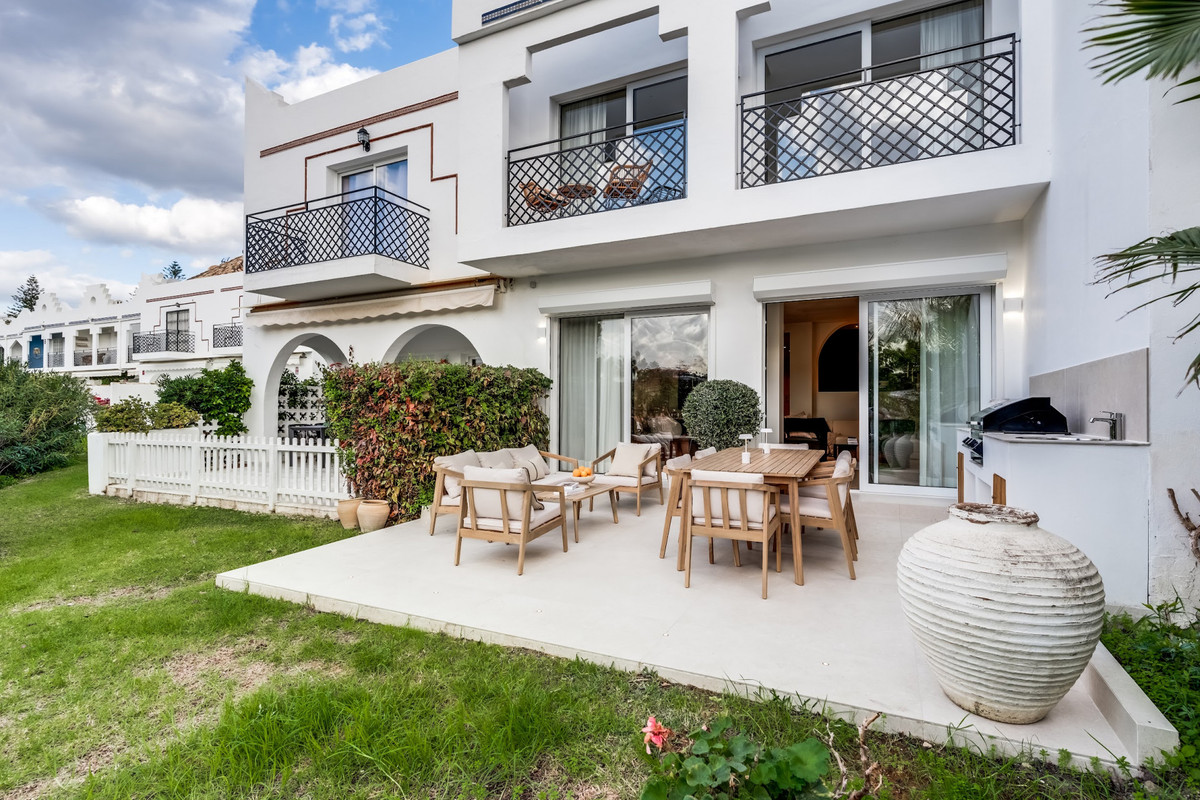 2202b22cc32f71fa198b1daac0ba8075 - 35