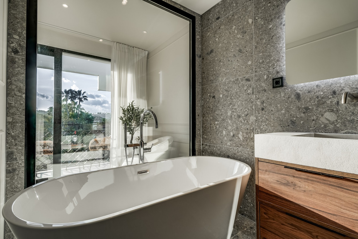 2202b22cc32f71fa198b1daac0ba8075 - 4