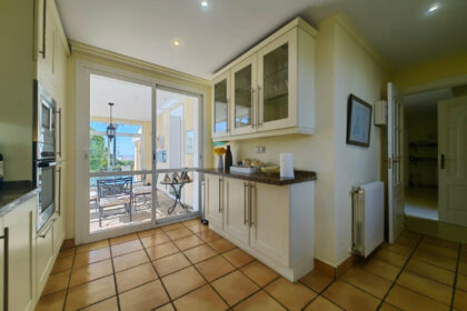 22cffb6ae7f46fdcceb39a6b9b74cab1 - 21