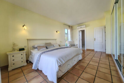 22cffb6ae7f46fdcceb39a6b9b74cab1 - 53