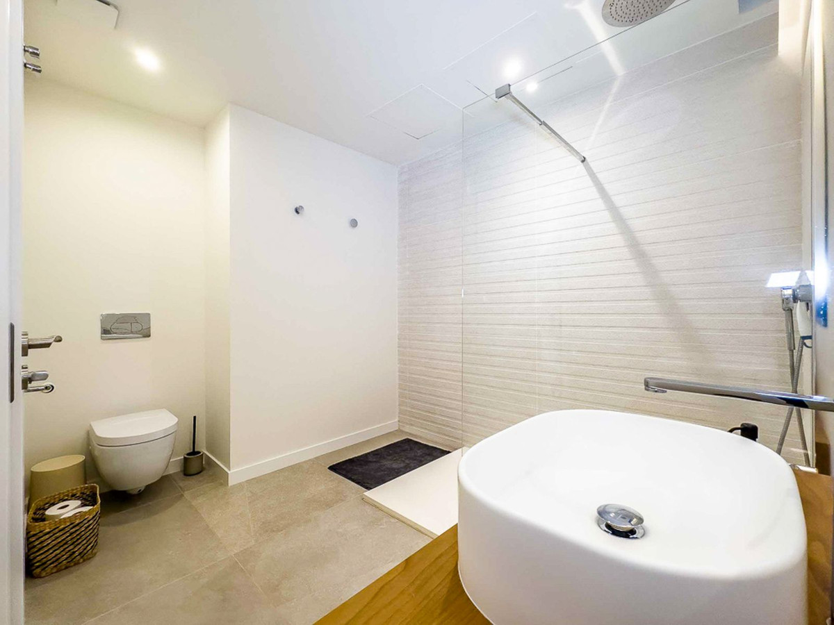 22d72f63d84eb6ec4a2eae8b241fc1f7 - 13