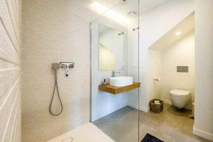 22d72f63d84eb6ec4a2eae8b241fc1f7 - 18